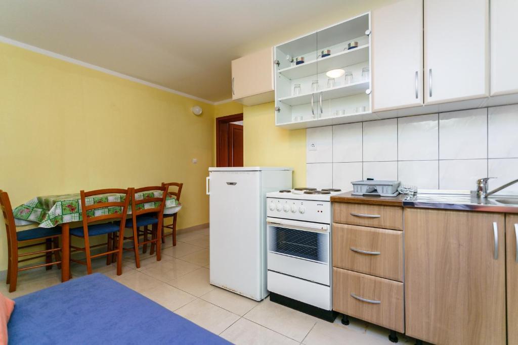 Apartments Posavec Pinezići Pokój zdjęcie